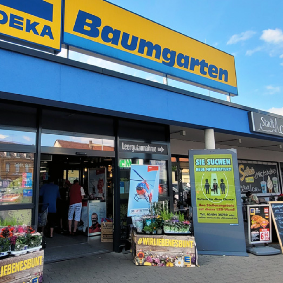 75 Zoll doppelseitige Outdoor LCD Stele