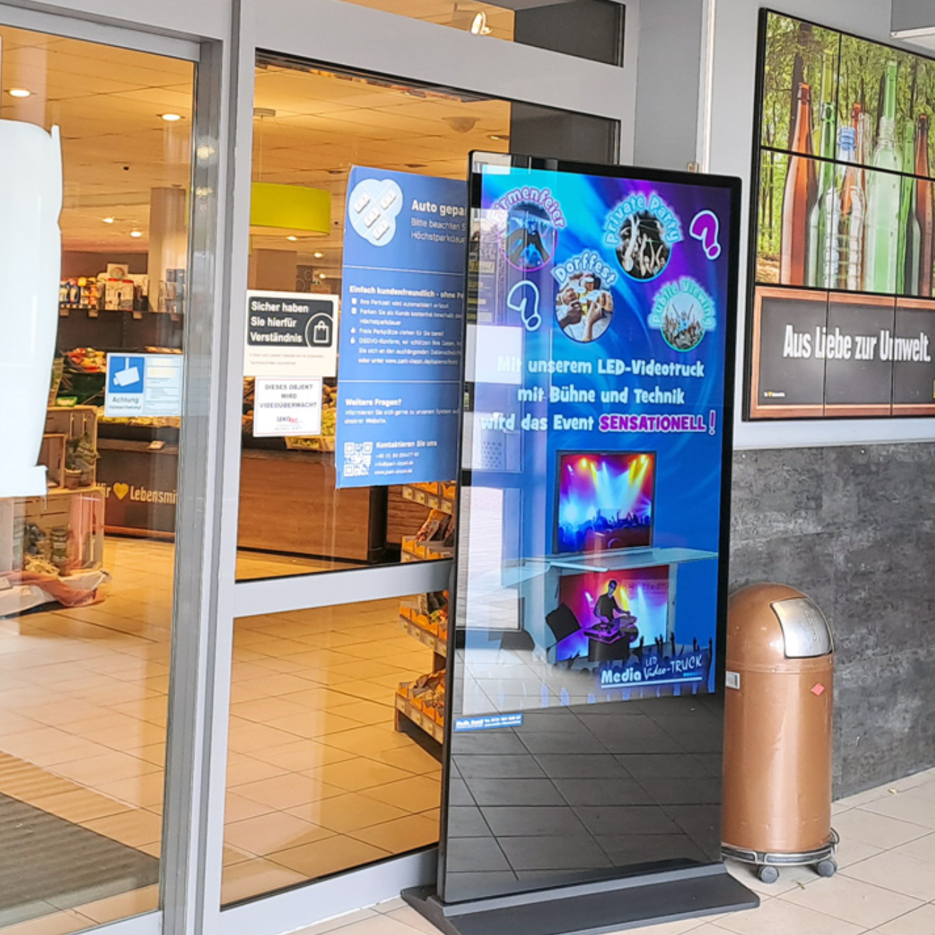 65 Inch Double-side Indoor Standing Digital Signage