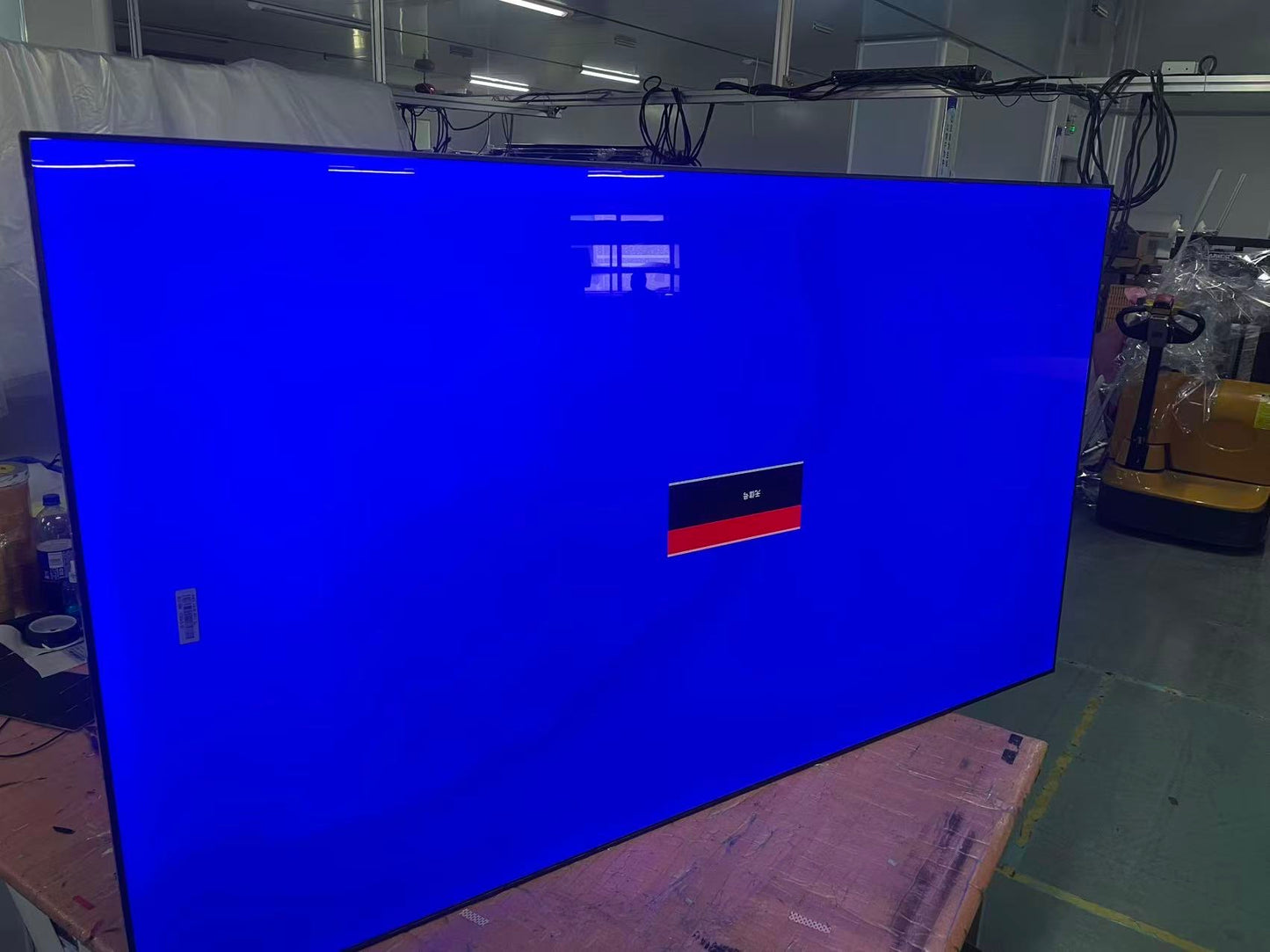 85 Zoll LCD Videowall – Professionelle 4K Digital Signage Lösung